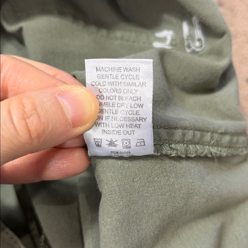 Evereve Payton utility ankle slit pant in Olive green size 26 - Picture 11 of 11